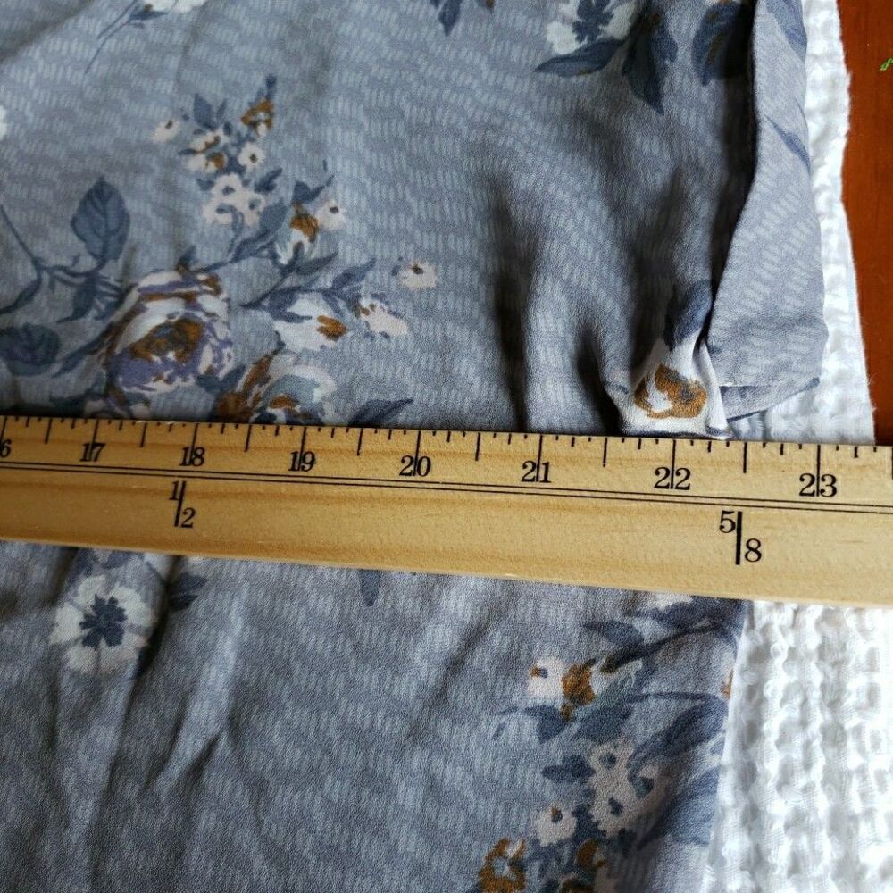 Maurices XXL Blue Gray Floral Keyhole Criss Cross Tie Front Short Sleeve Blouse - Picture 9 of 9